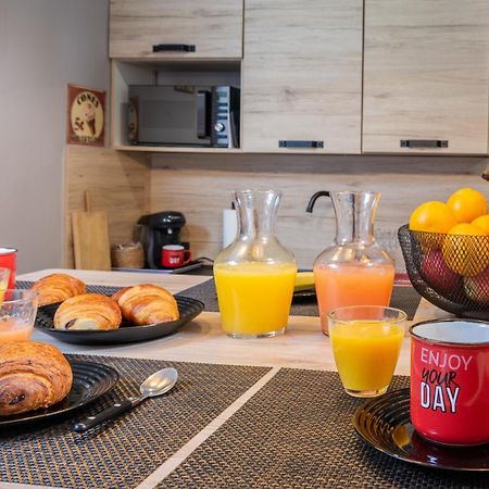 Centre Historique - Free Parking - Self Checkin - Wifi - Industriel - Sleepntripbeziers Apartment Bagian luar foto
