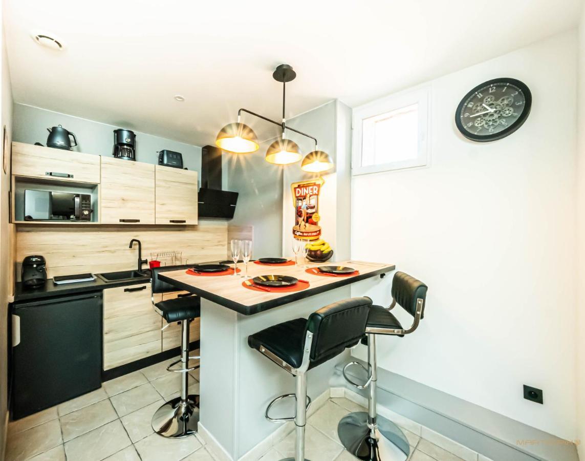 Centre Historique - Free Parking - Self Checkin - Wifi - Industriel - Sleepntripbeziers Apartment Bagian luar foto