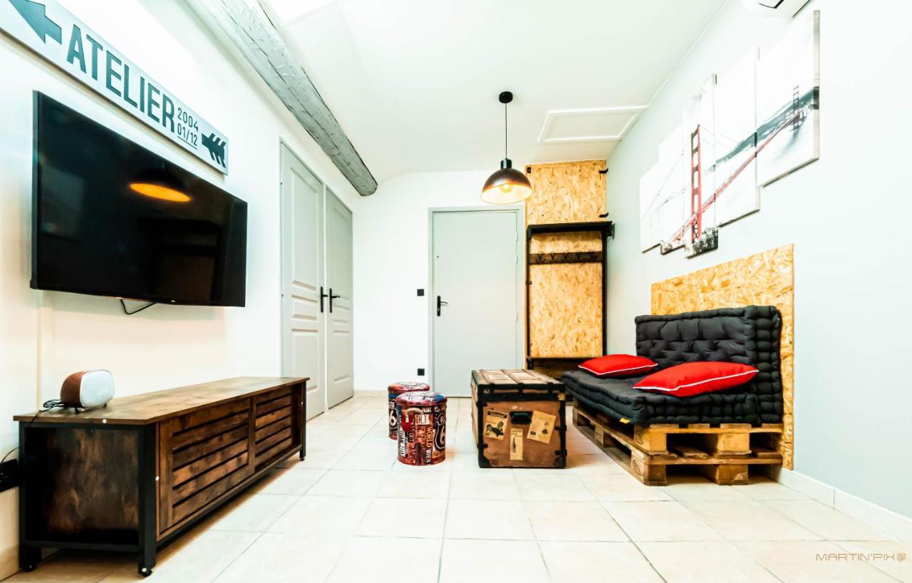 Centre Historique - Free Parking - Self Checkin - Wifi - Industriel - Sleepntripbeziers Apartment Bagian luar foto
