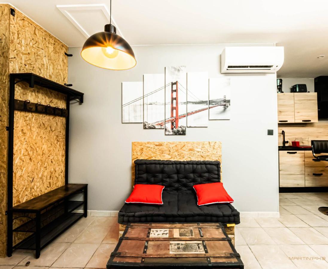 Centre Historique - Free Parking - Self Checkin - Wifi - Industriel - Sleepntripbeziers Apartment Bagian luar foto