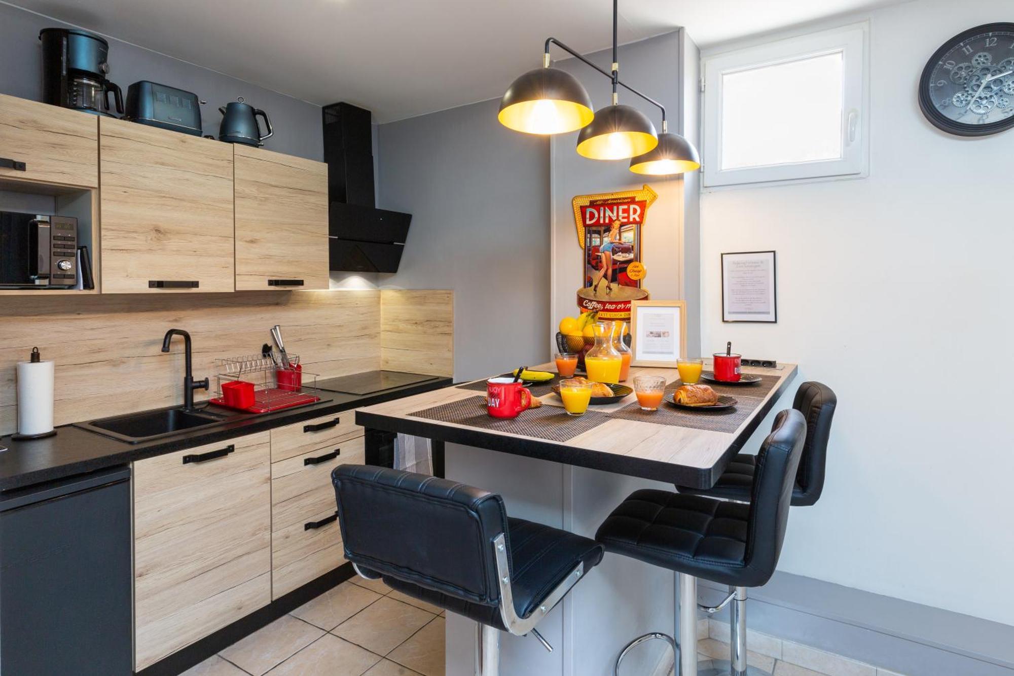 Centre Historique - Free Parking - Self Checkin - Wifi - Industriel - Sleepntripbeziers Apartment Bagian luar foto